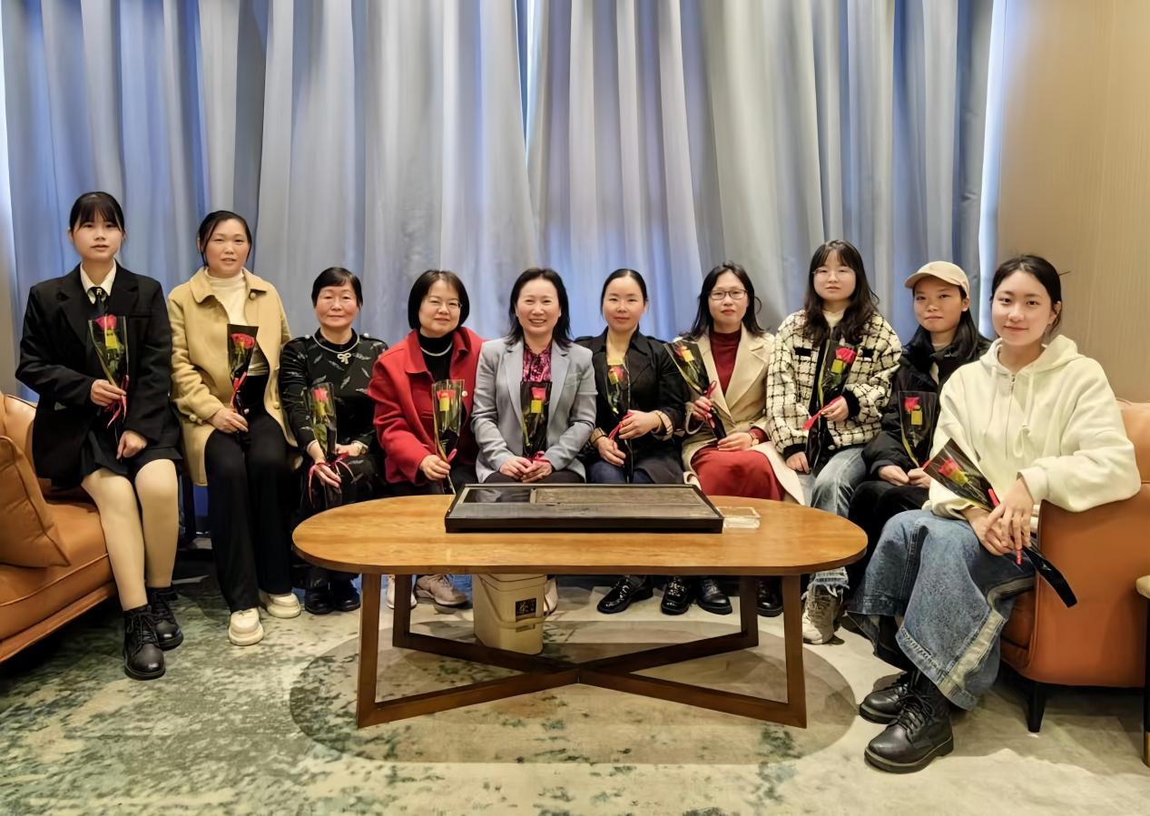 三八婦女節&ldquo;芳華悅己，擁抱春天&rdquo;